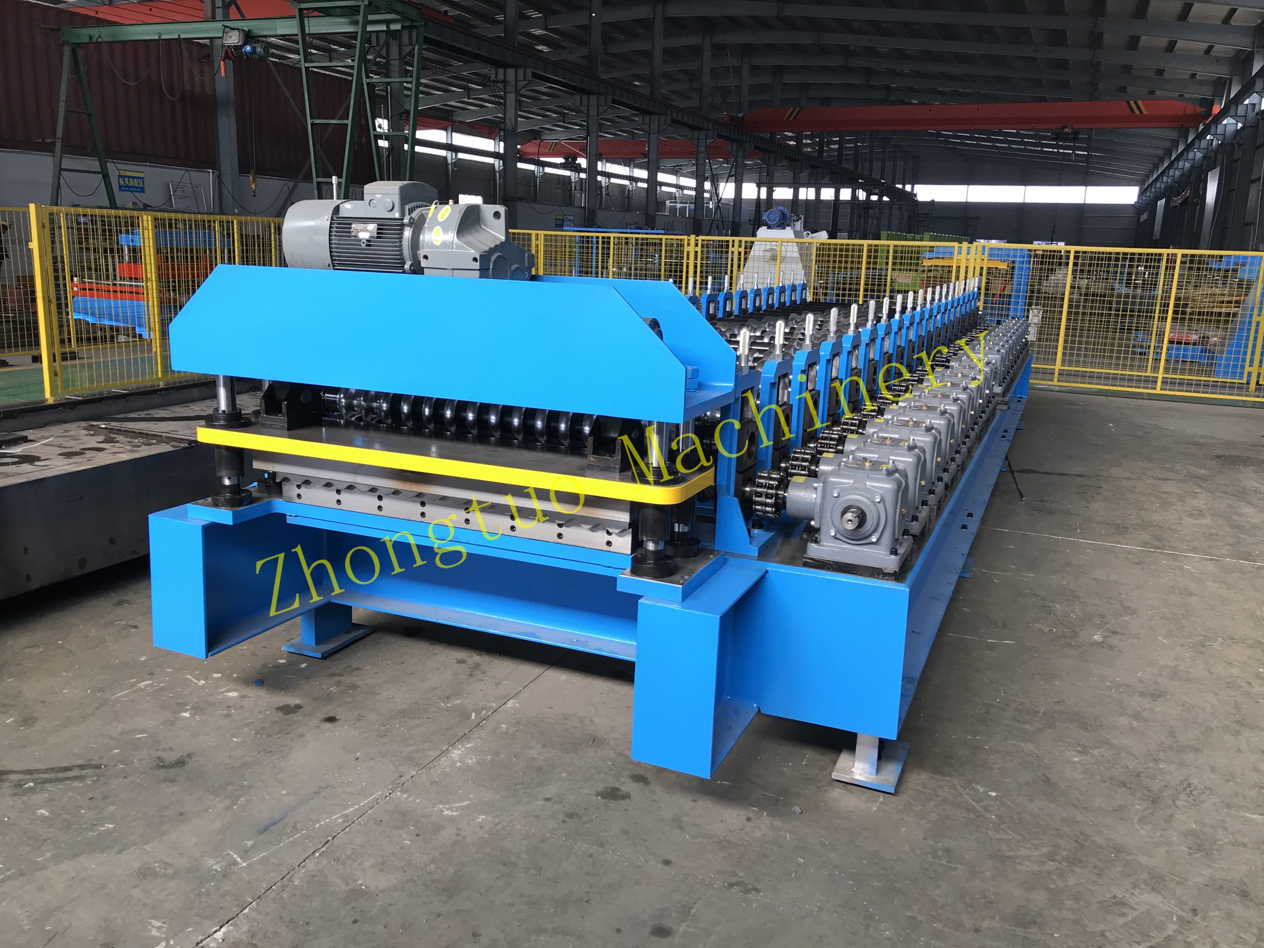 High speed corrugated sheet roll forming mahcine