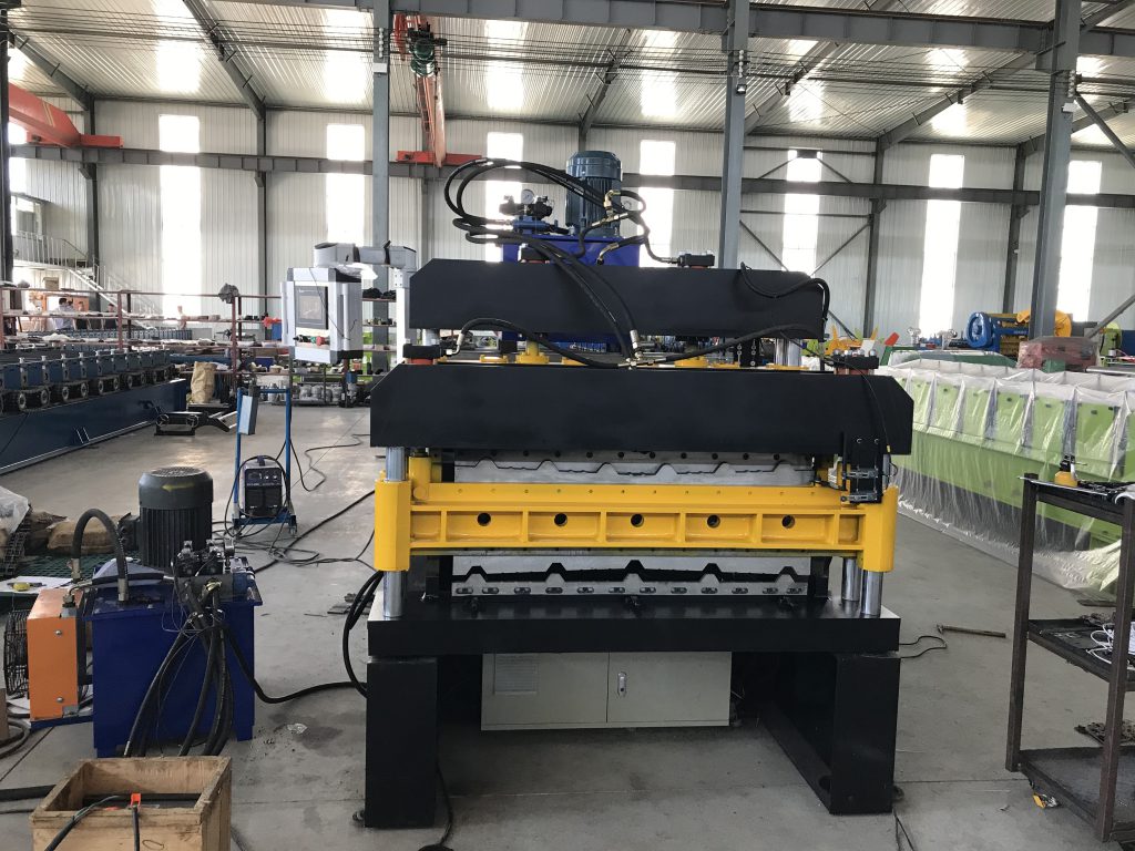 Double layer roofing tile machine