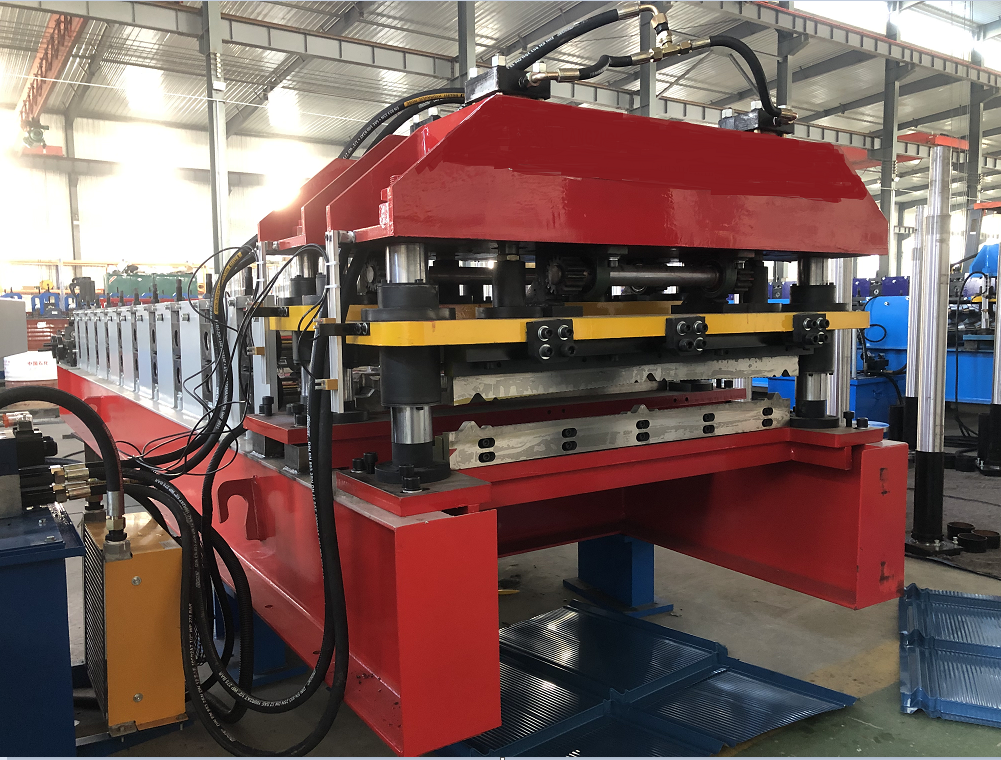 Metal roof tile making machine