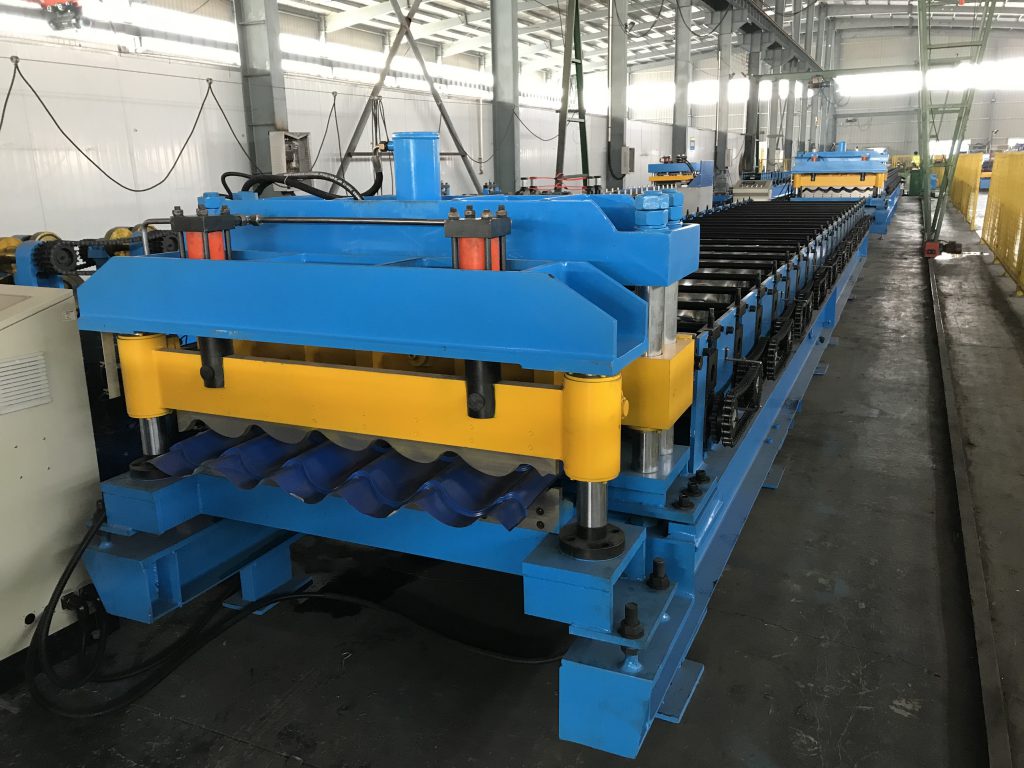 Metal tile roll forming machine