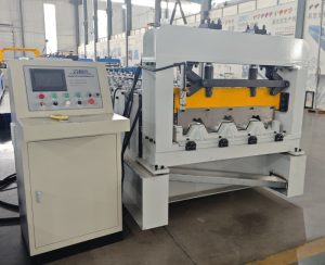 High-precision Chinese factory specialized in manufacturing floor deck machine with user-friendly operation for construction engineering.