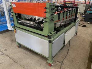 New Adjustable Automatic Metal Roofing Panel Portable Standing Seam  Roll Forming Machine