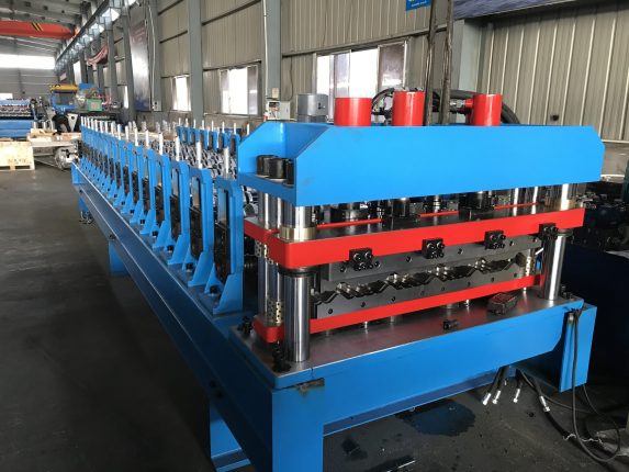 Metal tile machine